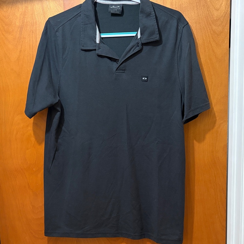 Oakley Men's Polo Shirt in Black
